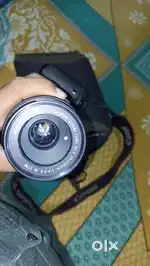 Selling CAMERA 700D with lens