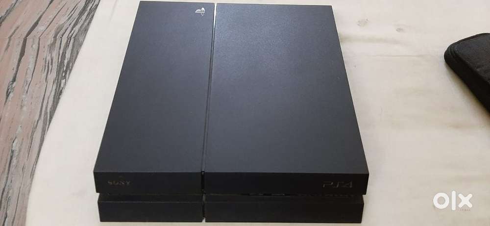 Selling PlayStation4 (PS4) 1TB model