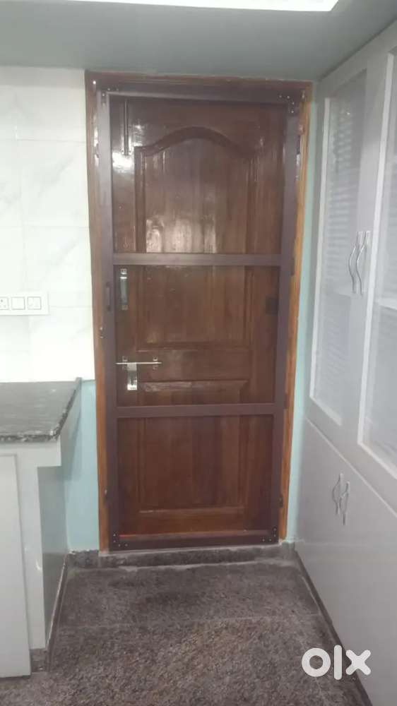 Besides Apple I EM School