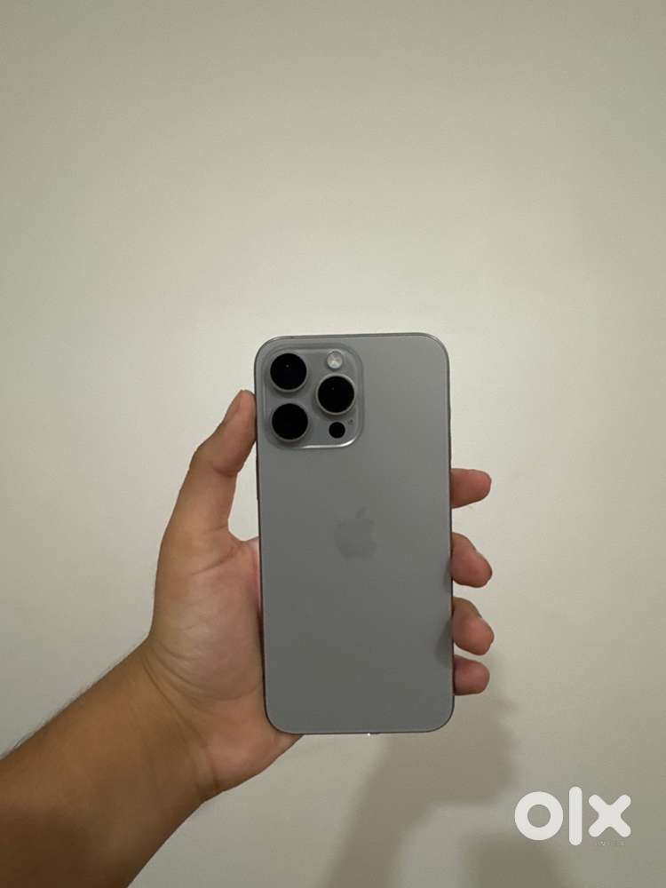 iPhone 15 Pro Max Natural Titanium 256 GB 100% battery health