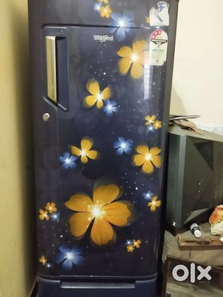 Whirlpool fridge 190 liter for sale