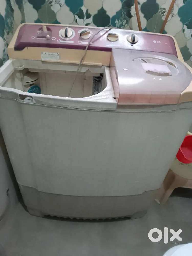Semi automatic washing machine