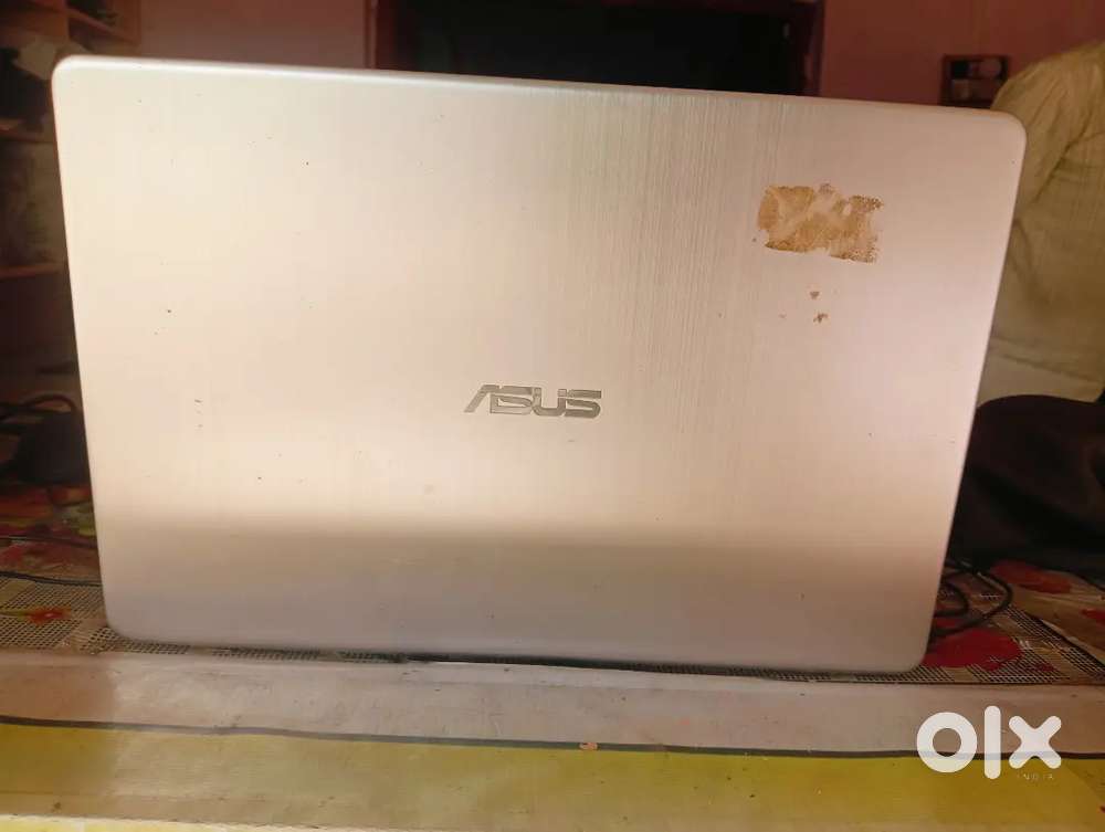 Asus i5 8th gen 1tb hdd 128gb ssd and 2gb graphic card