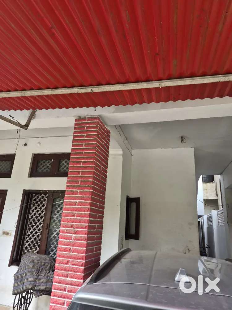 furnished 2bhk in a  prime locality ( HIG) on main road
