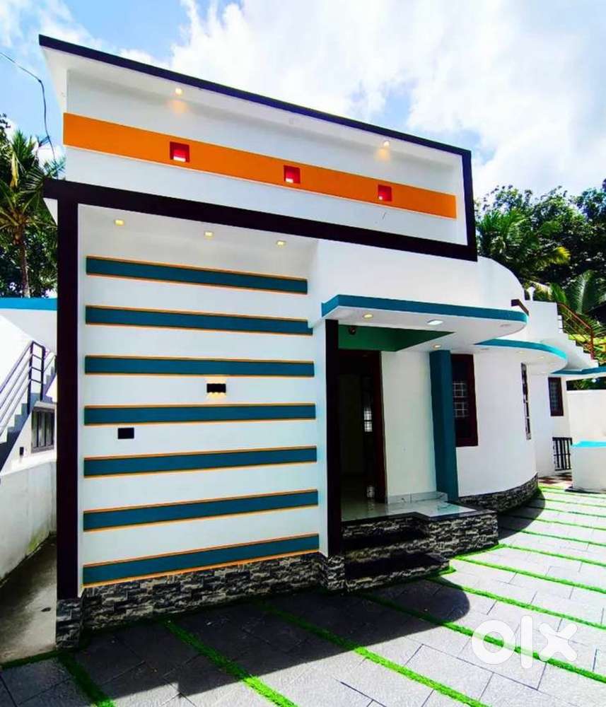 32lks/3cent/2bhk/Peyad/Thirumala/Tvpm/85%loan ready/Very good resiarea