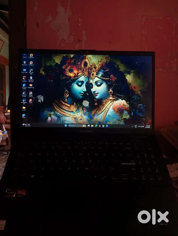 Asus Vivobook 15 / 8GB gen 4 SSD and 512 GB storage