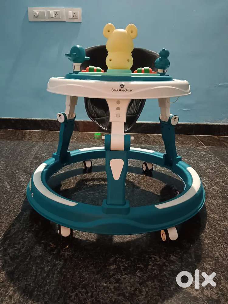 Star and Daisy Baby walker 360 degree adjustment food&musical toy trey