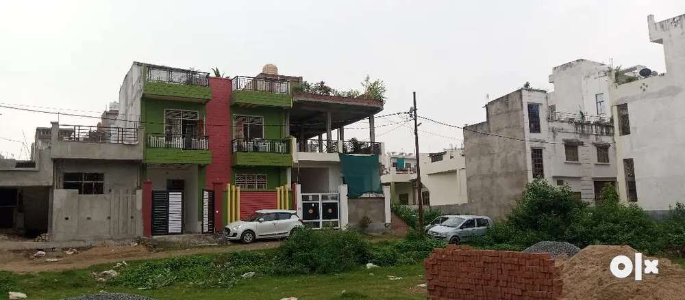1400 sq ft Land Area. 2 floor ready to move full furnished