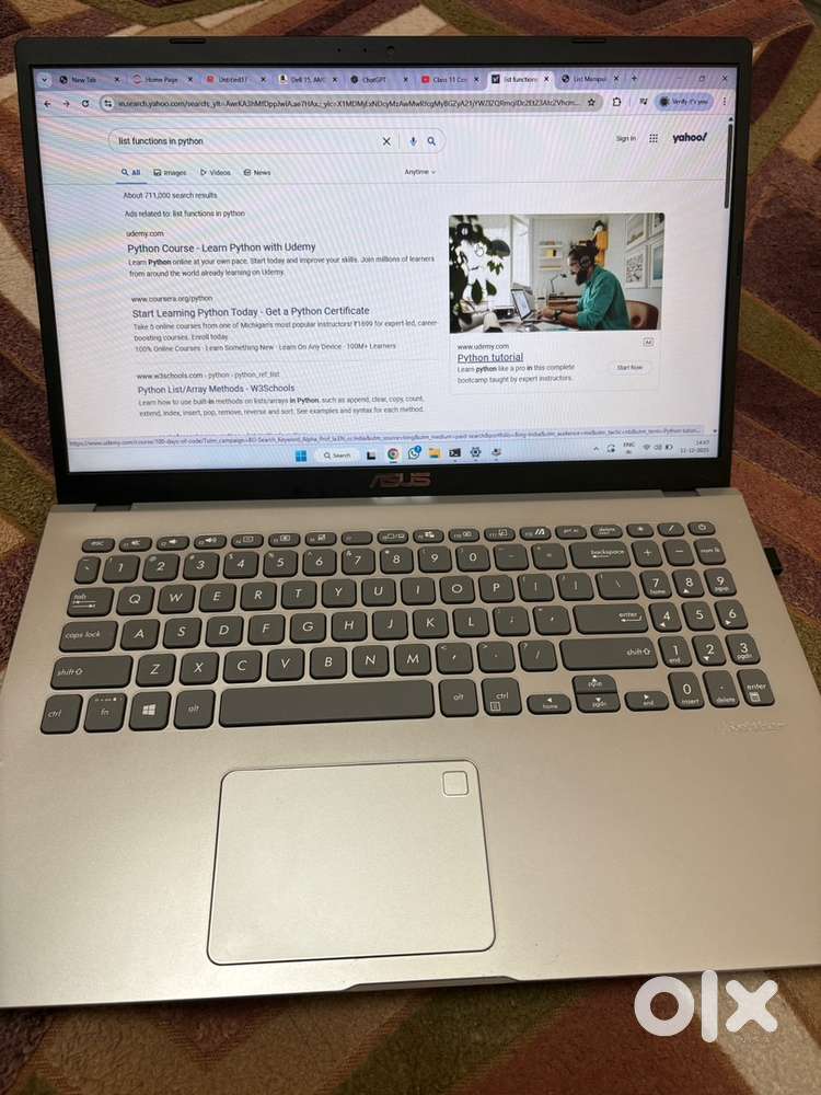 ASUS LAPTOP I3 10 gen 8/256 fully new condition with adapter