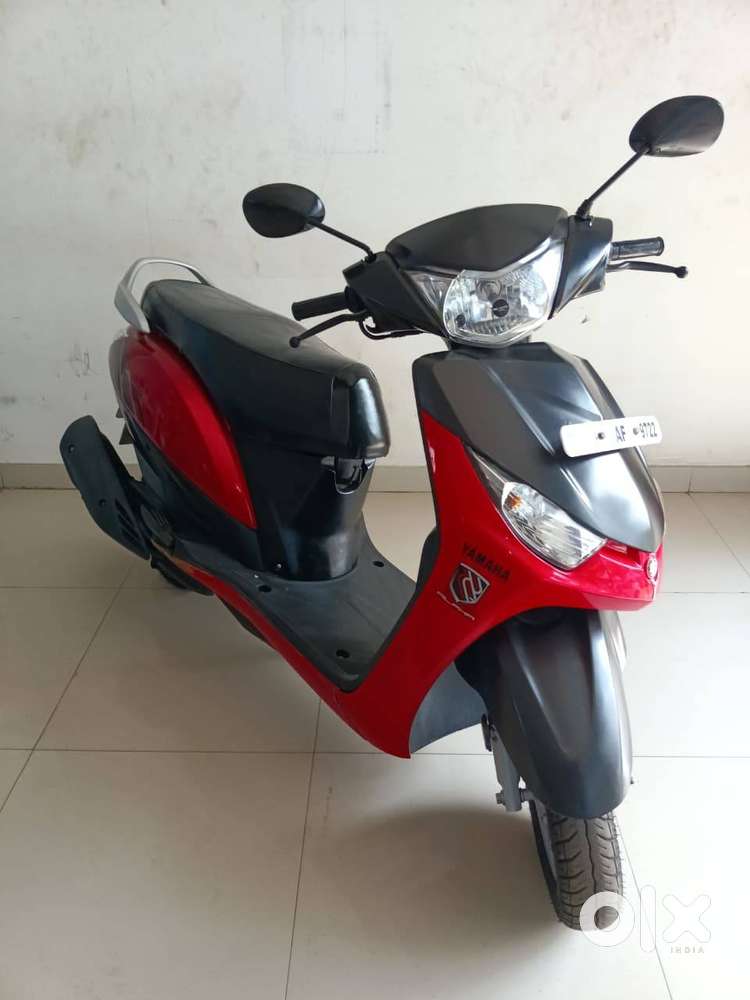 YAMAHA ALPHA RED COLOUR