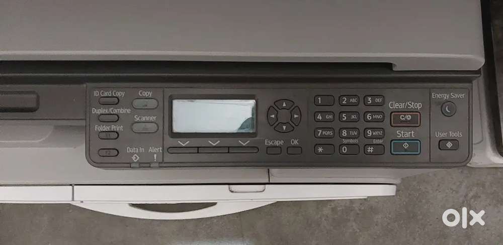 Bought for shop barely used . Selling due to unused.