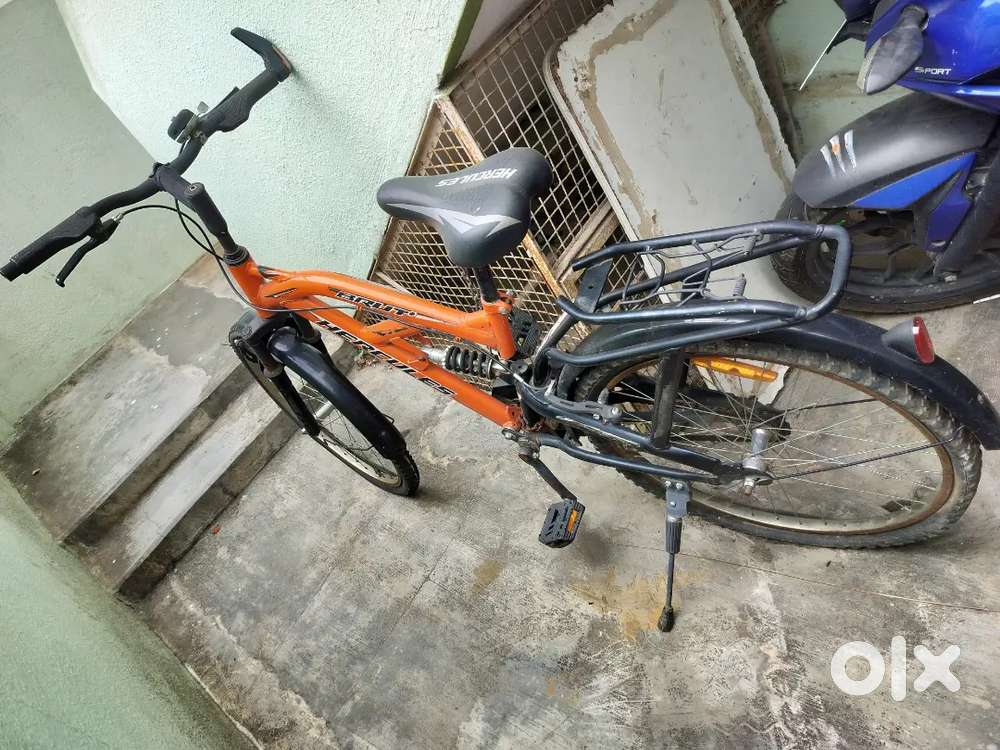 NynfynynonefytwothrionethrioneCyclconditionisgudbuttyredamaged5kprice