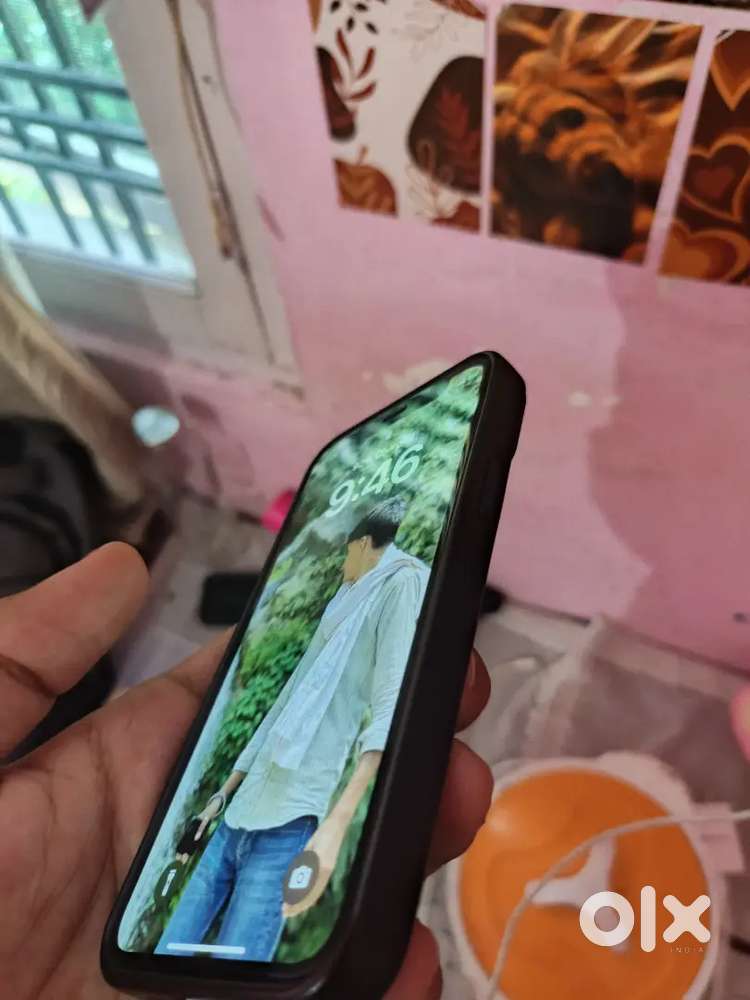 Iphone 12 , battery 86