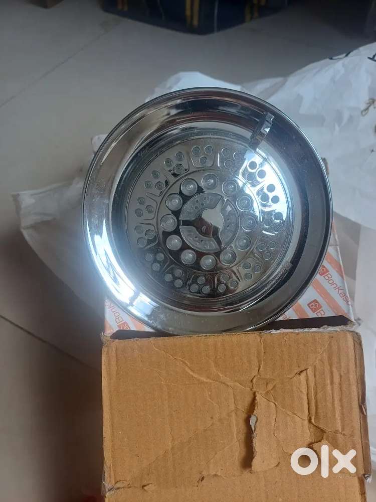 Led colure changing temperature sensor shower head