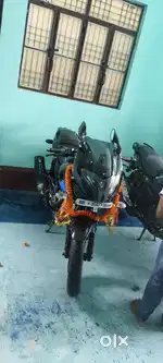 Pulsar 220
