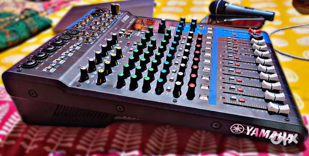 YAMAHA MG12XU mixer - 2 months old with ORIGINAL BOX AND GST BILL