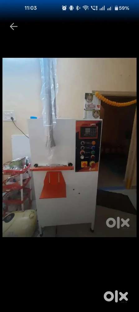 Pouch packing machine