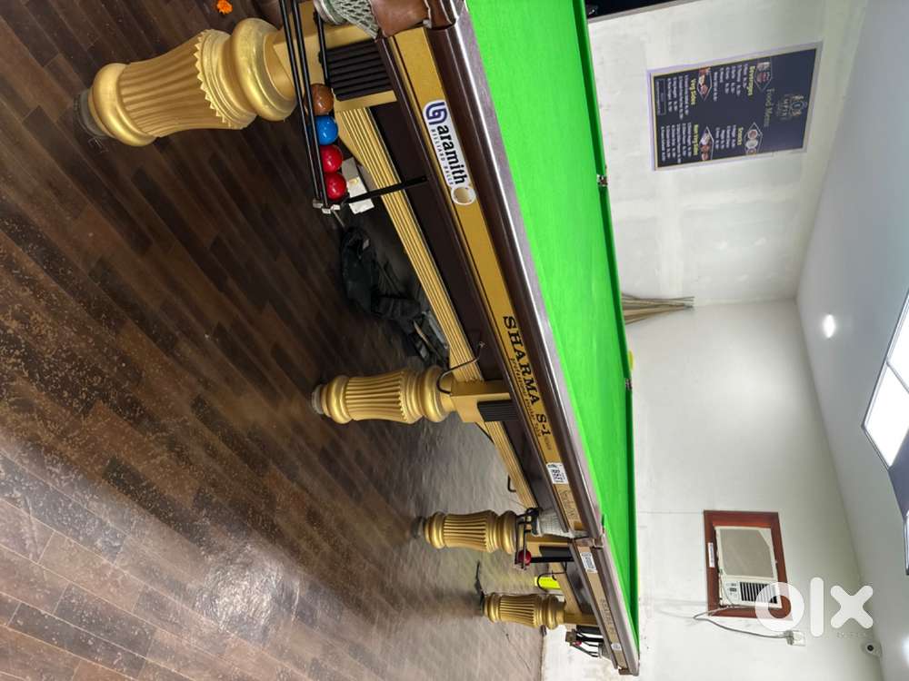 SNOOKER TABLE
