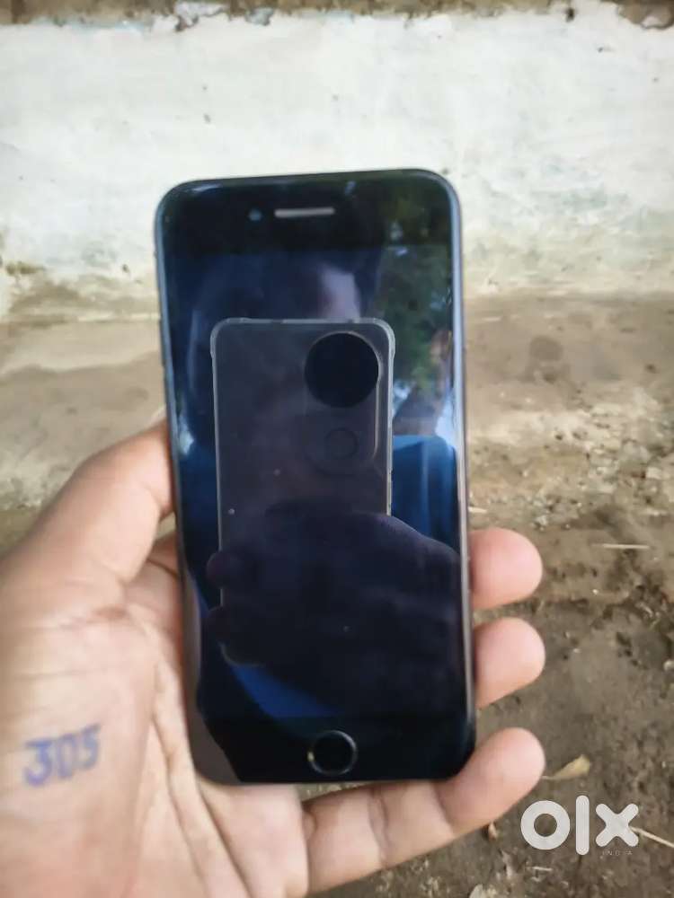 128 gb good condition phone