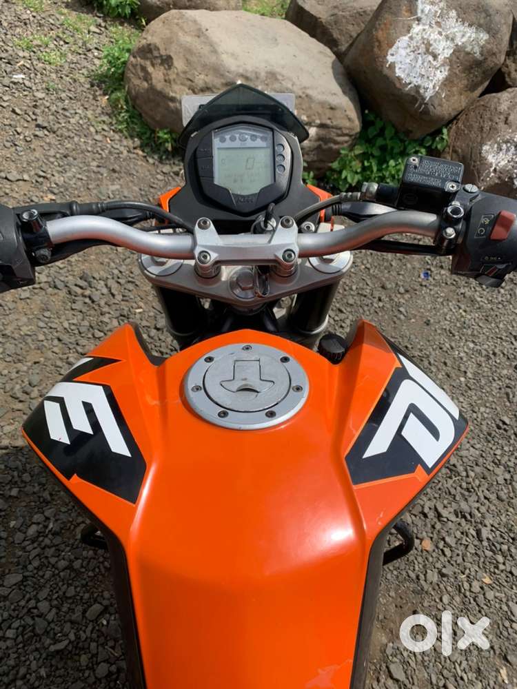 Ktm duke 200 orange colour