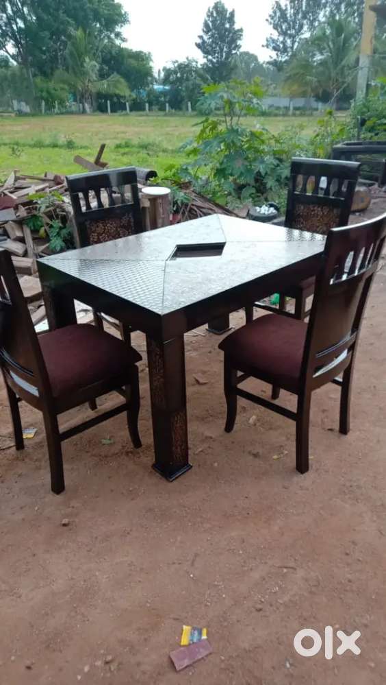 Brand new 4 seater wooden Daining Table in wholesale price.cod availbl