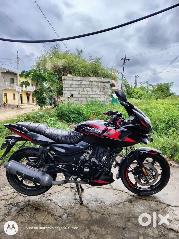Selling my Bajaj Pulsar 220f