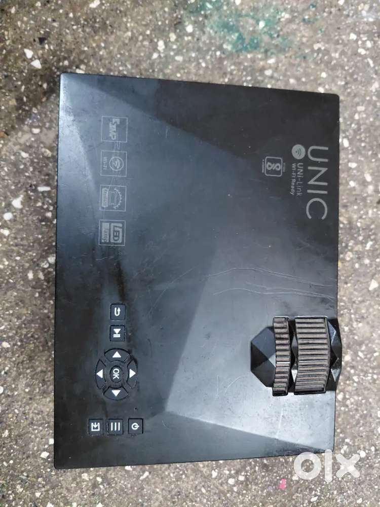 HD PROJECTOR FOR SALE WITH 10 FEET SCREEN