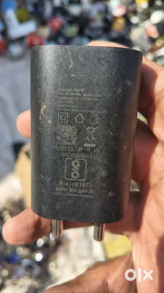 Chargers mi and motorola 68w and 33w and 18w best condition 18w Rs150