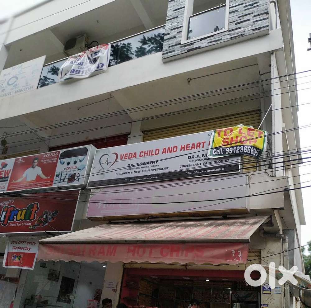 Commercial property in first floor manikonda