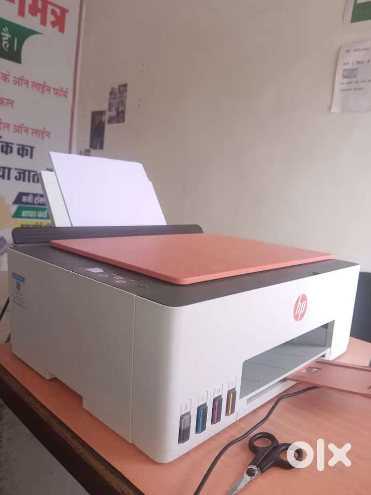 Computer and printer or leminetor office chair counter sara saman