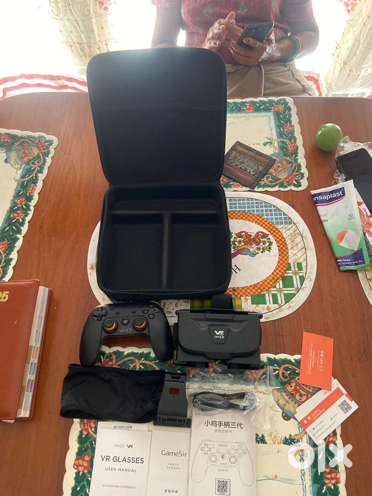 Video game controller with VR glasses