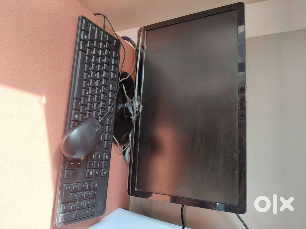 Acer Desktop pc with monitir CPU includes cd drive ) keyboard mouse ,