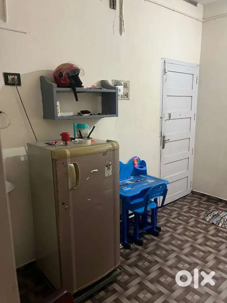 Need anyone for sharing 1bhk flat bachelors also allowed