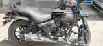 Bajaj Avenger 160 street