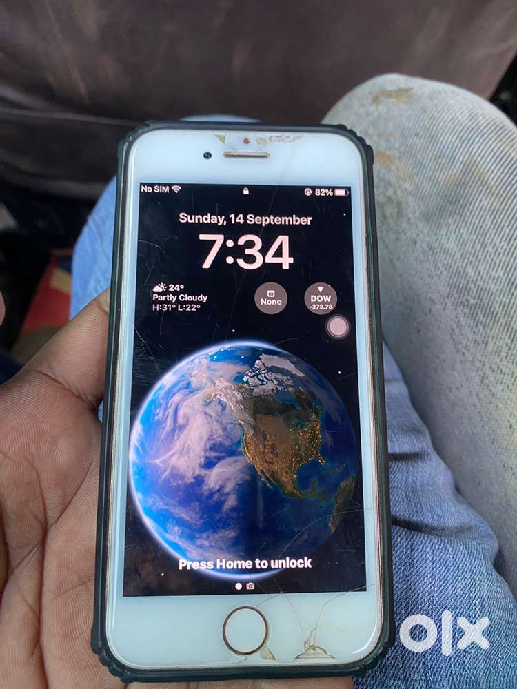 iPhone 8 ( white 64 gb )