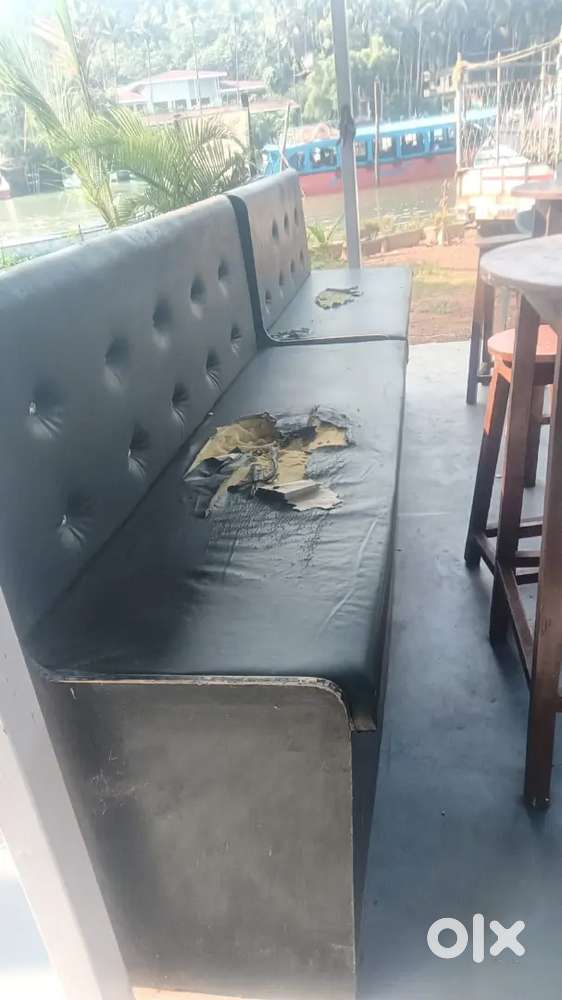 Bar sofa five in number