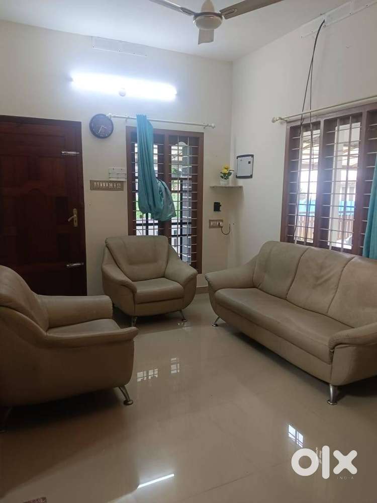 3 Bhk Independent House nr Tripunithura Metro station for Employed Fam
