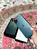 I phone 11 pro Max 256 gb  New condition battery helth 88% bill box