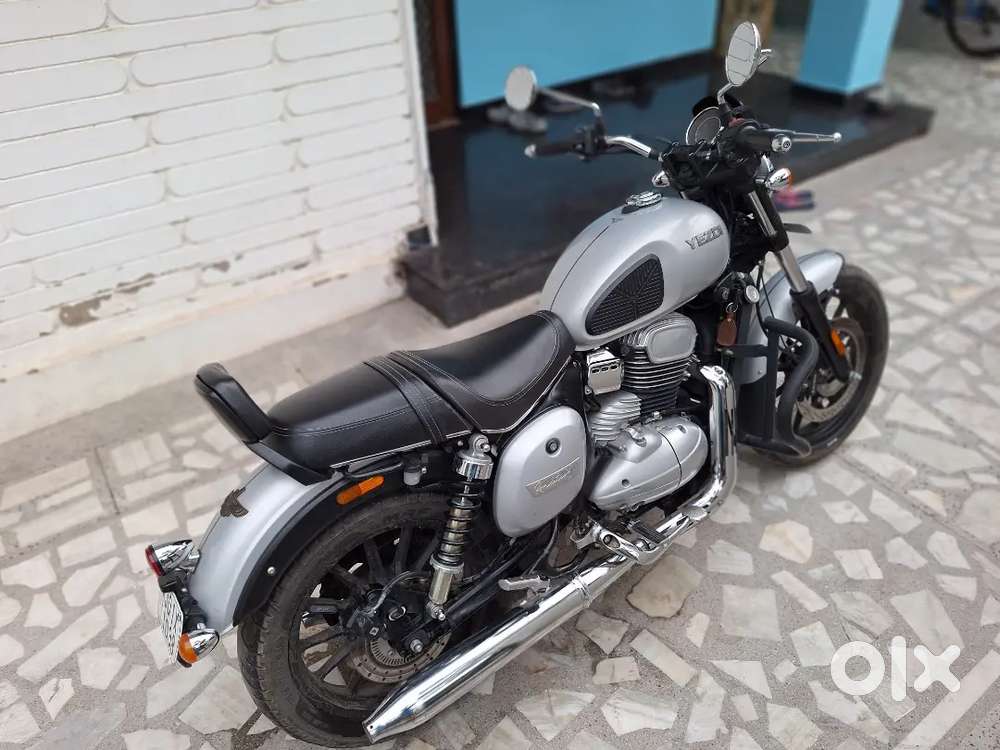 YEZDI ROADSTER(2022)