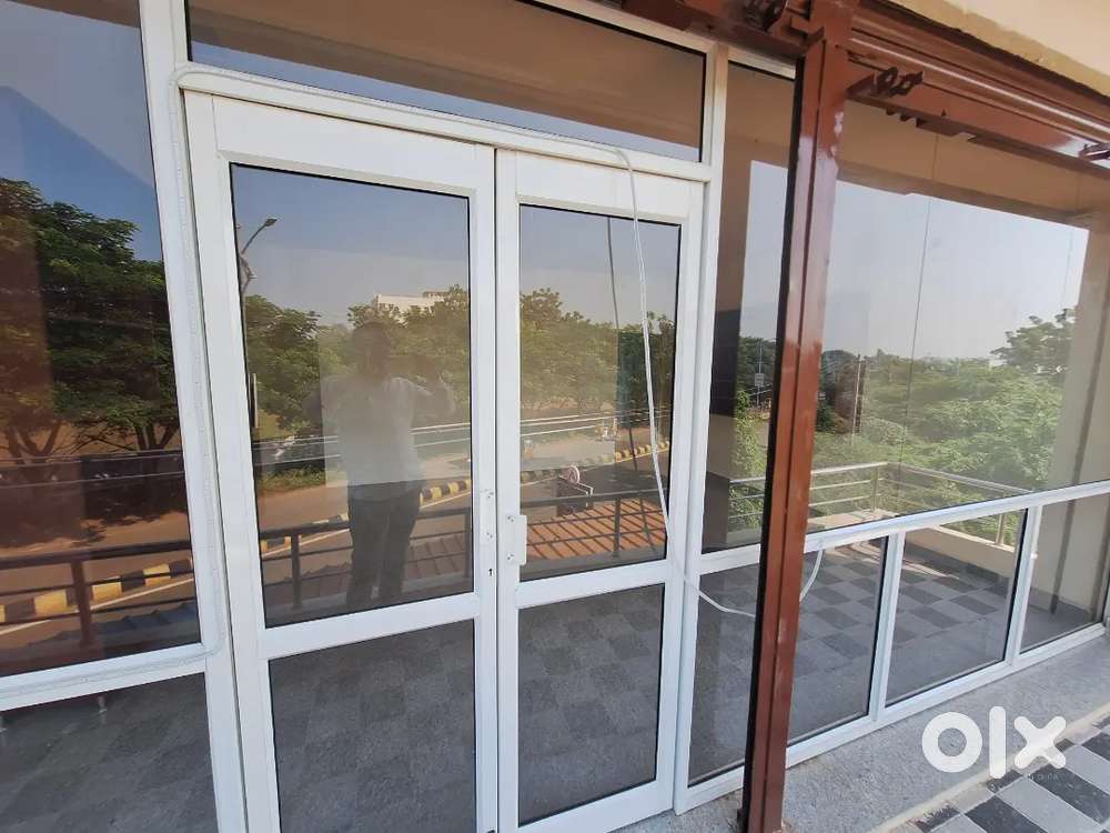 Commercial shutter for Rent mamata road 1st floor