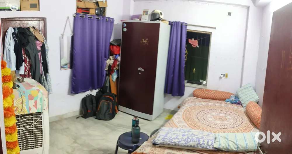 For female restrictions free flat near tollygunge metro station