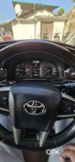 Toyota Innova Crysta 2017 Diesel 100845 Km Driven