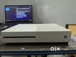 Xbox one s 500 gb model with Cyber punk 2077 game physical CD