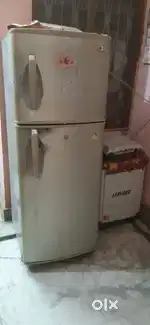 Lg Refrigerator – 12 Years Old  New Compressor  Excellent condition