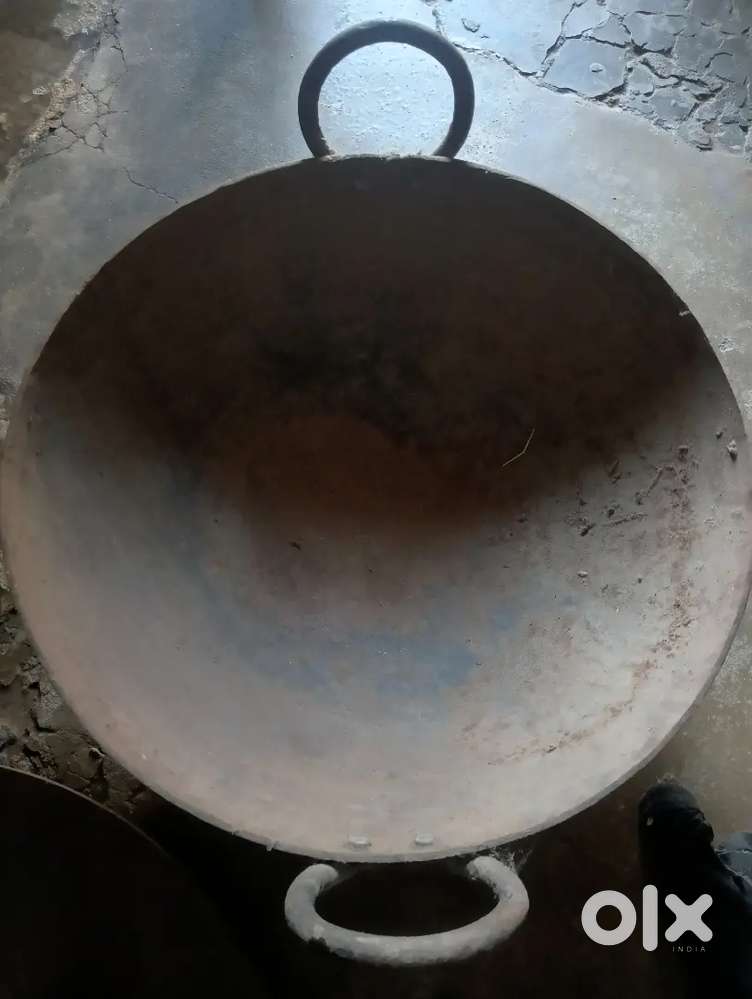 लोहे का तवा बड़ा साइज़ और बड़ी कड़ाही लोहे की बिकरी है