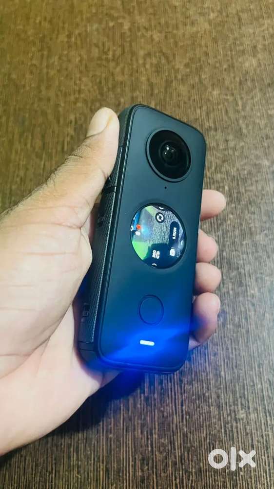 Insta360 x2 withi original stick ,AI aditing new condition