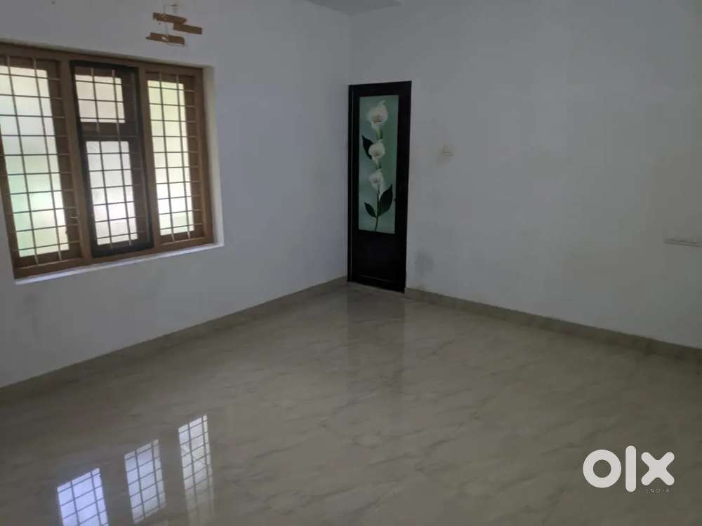 2 bhk apartment for rent near eranhipalam