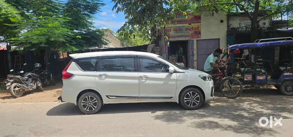 Maruti Suzuki Ertiga 2024 Petrol and cng 40000 Km Driven
