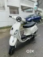 vespa 125 2013 model in brand new condition