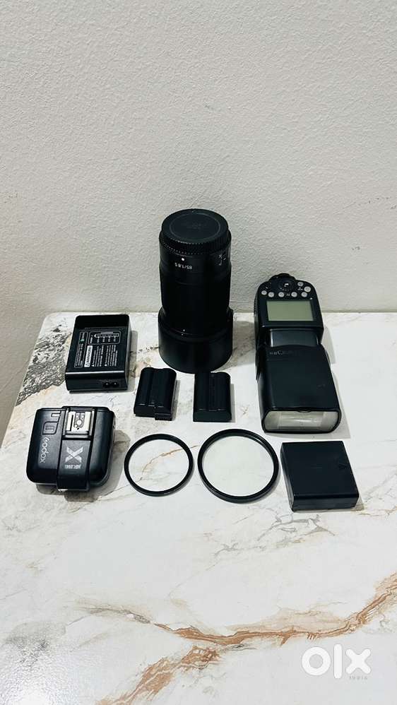 Nikon 85mm 1.8 ,860 flash,nikon triger, 2 battery for sell